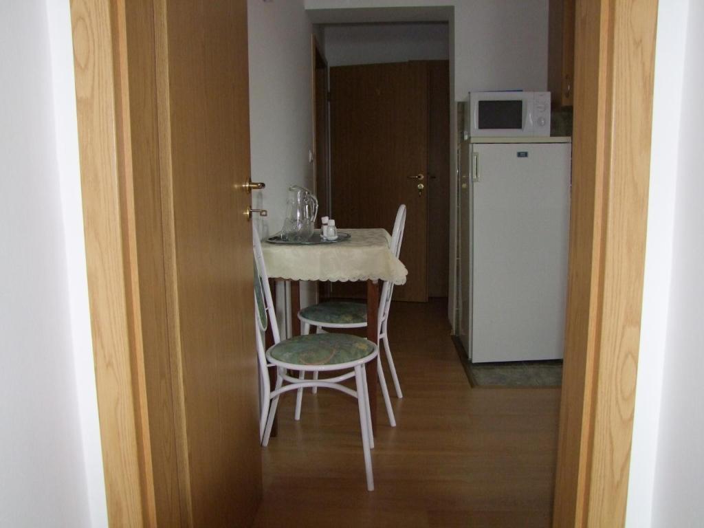 Rajna Apartmanhaz Bogacs Bilik gambar