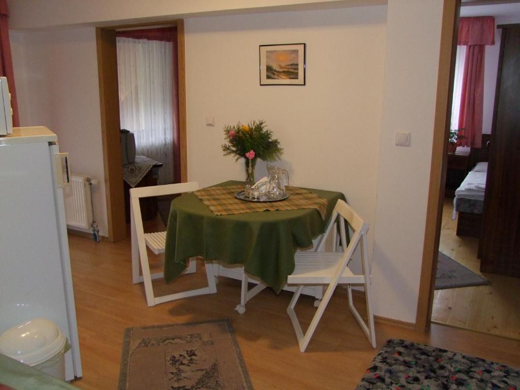 Rajna Apartmanhaz Bogacs Bilik gambar